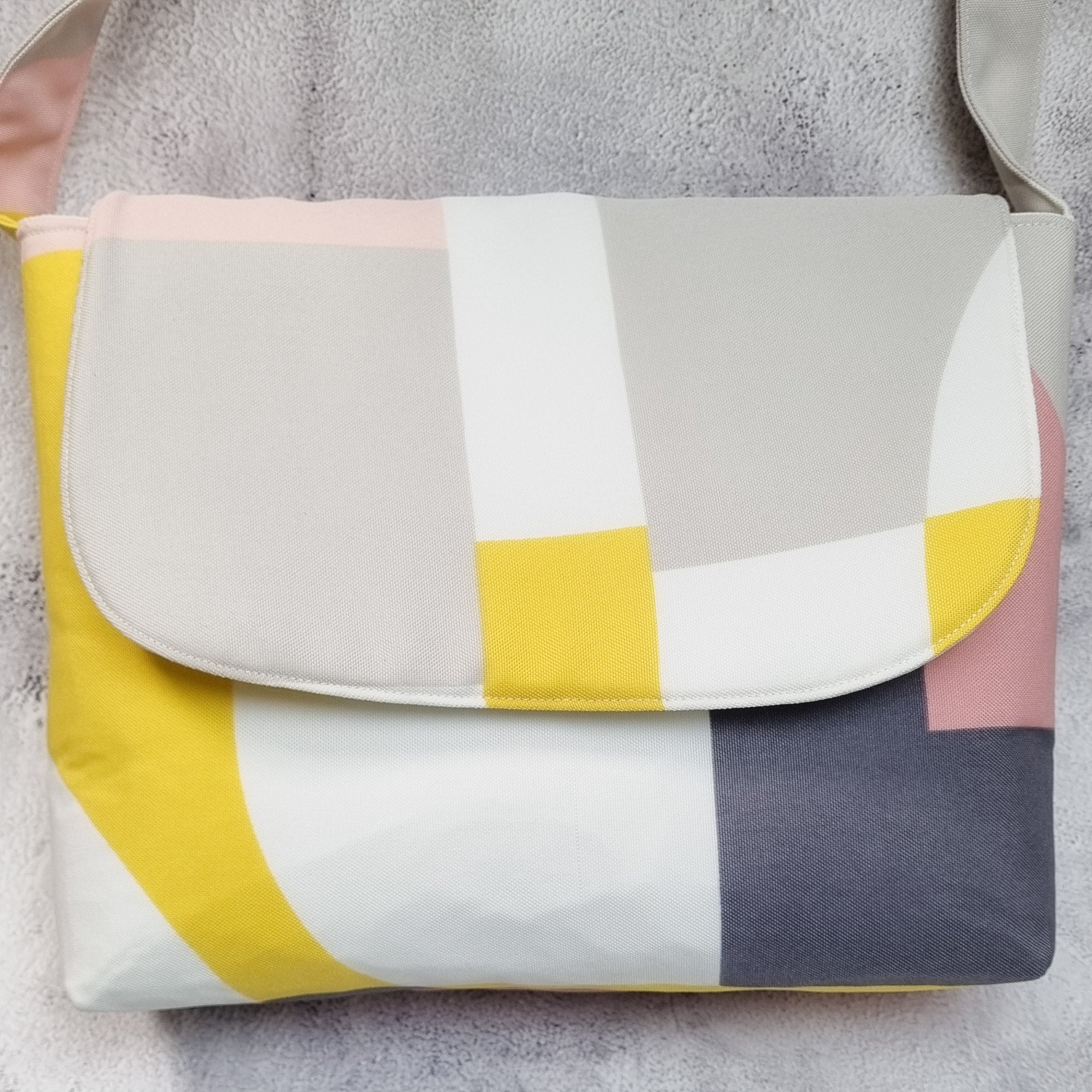 Messenger Bag Kids / Adult 2 different sizes. Messenger Bag Kids / Adult 2 different sizes.