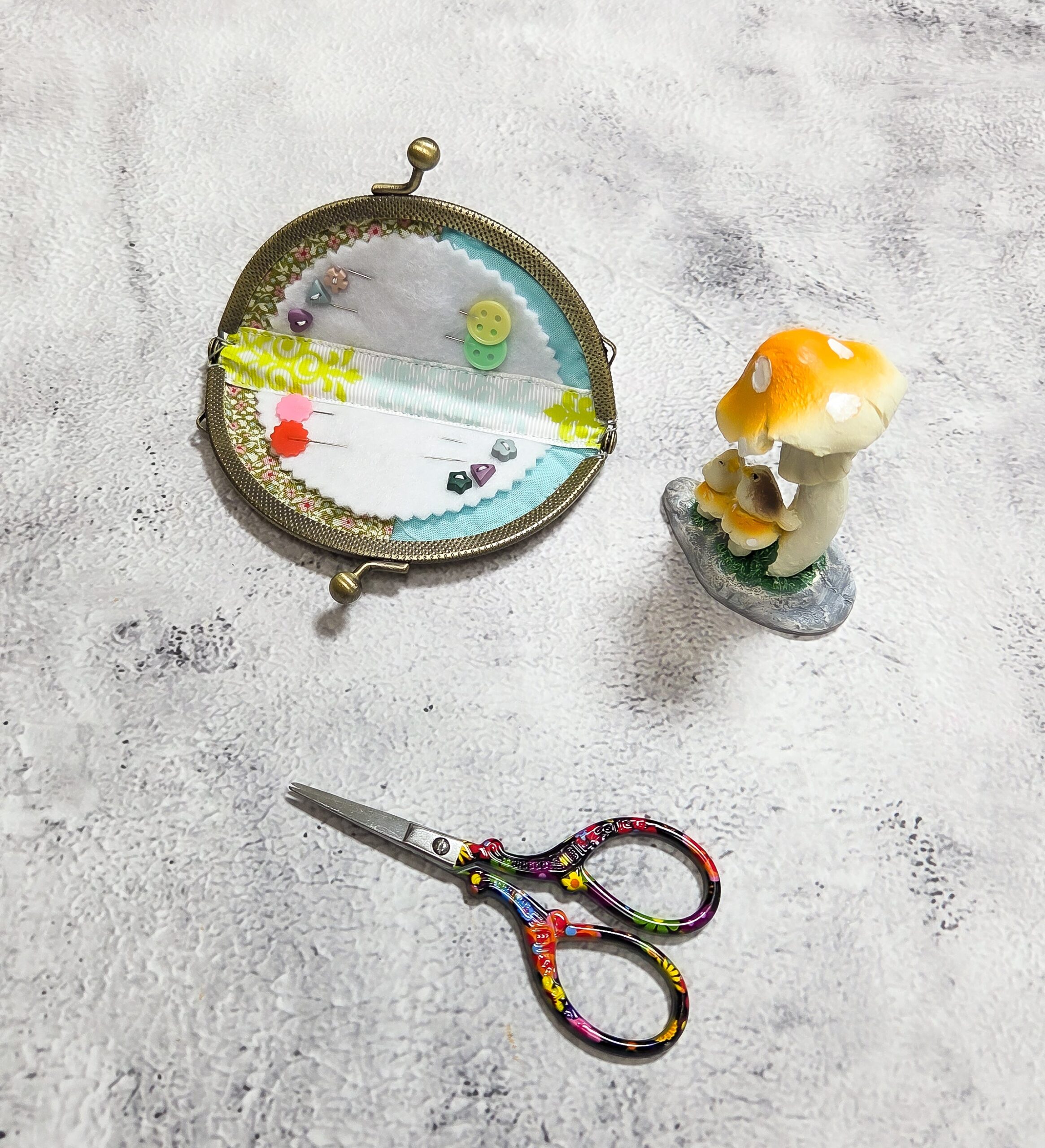 Needle Pouch PDF Sewing Pattern and Paper Piecing Pattern Needle Pouch PDF Sewing Pattern and Paper Piecing Pattern