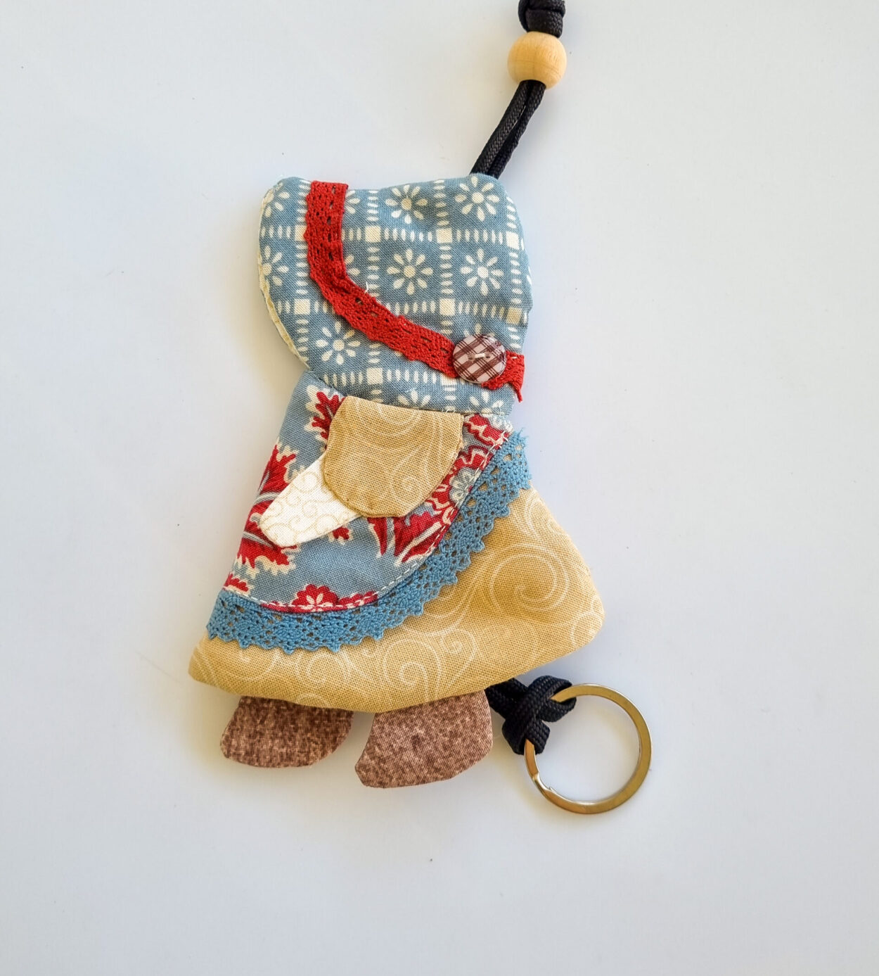 Sunbonnet SUE key holder/ FREE pattern Sunbonnet SUE key holder/ FREE pattern
