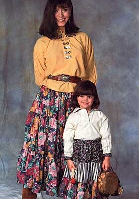 120 Navajo Blouse and Skirt 120 Navajo Blouse and Skirt
