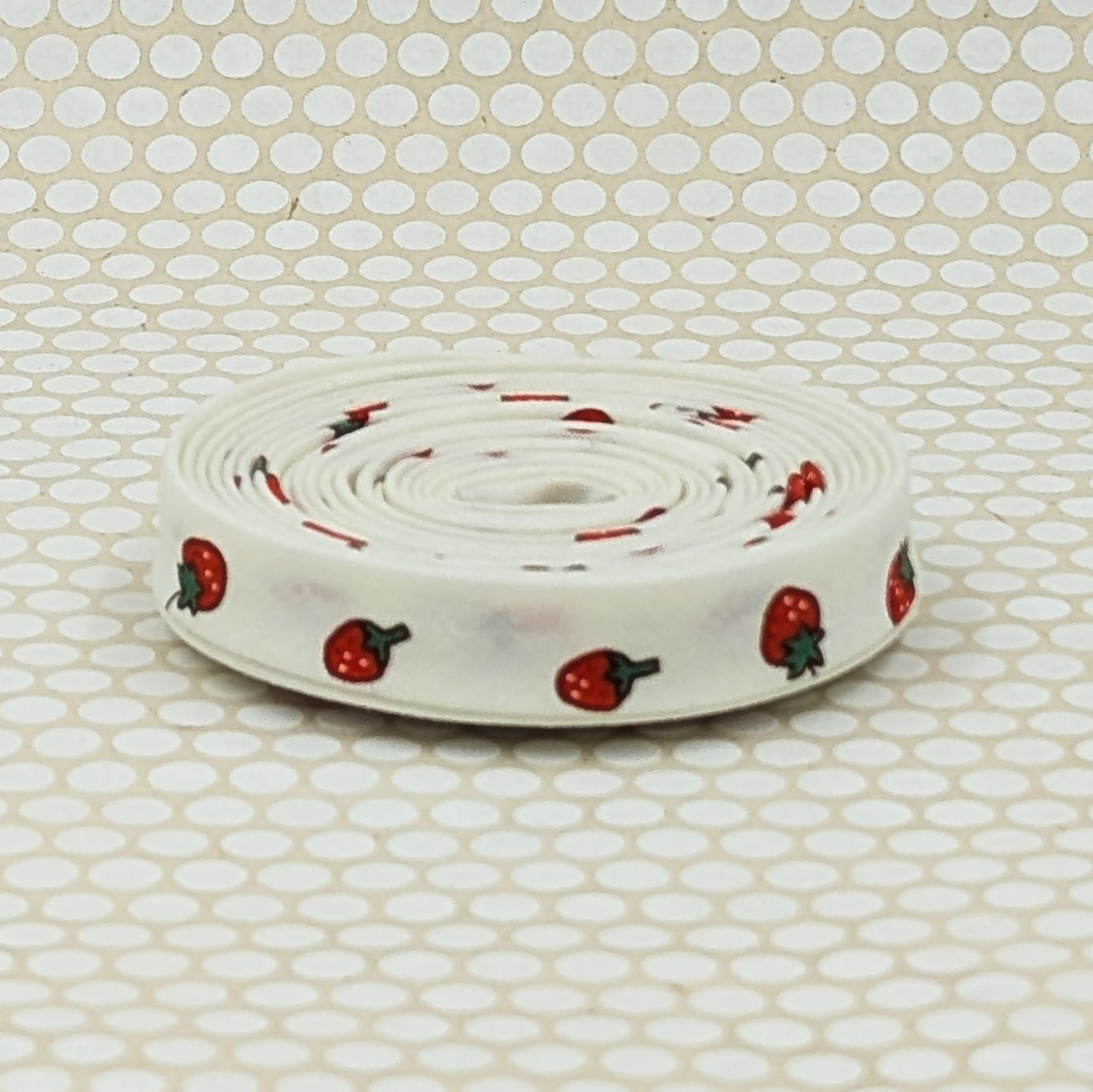 Double Fold 1/2'' Bias Tape Strawberries Cream