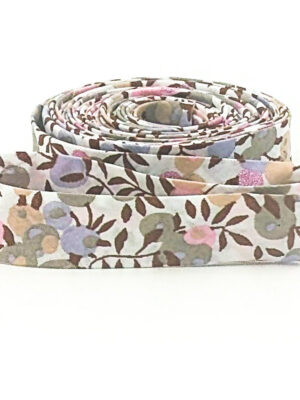 Liberty of London 1/2″ Double Fold Bias Tape Wiltshire Bud Pink Sparkle Liberty of London 1/2″ Double Fold Bias Tape Wiltshire Bud Pink Sparkle