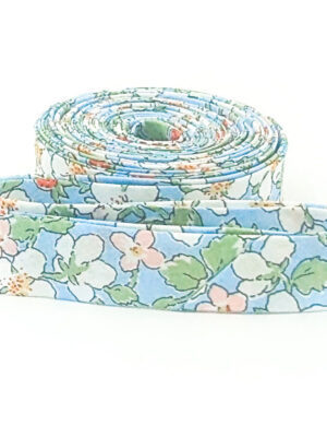 Liberty of London 1/2″ Double Fold Bias Tape Paysanne Blossom Strawberry Blue Liberty of London 1/2″ Double Fold Bias Tape Paysanne Blossom Strawberry Blue
