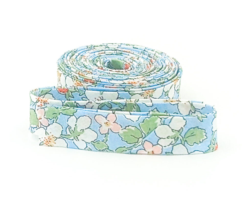 Liberty of London 1/2″ Double Fold Bias Tape Paysanne Blossom Strawberry Blue Liberty of London 1/2″ Double Fold Bias Tape Paysanne Blossom Strawberry Blue