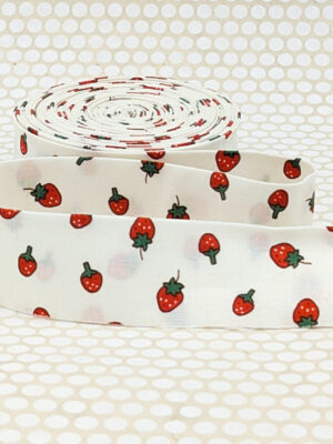 Quilt Binding Strawberries Cream 1 1/4″ Single Fold Quilt Binding Strawberries Cream 1 1/4″ Single Fold